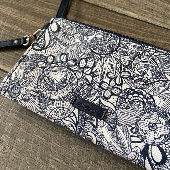 Sakroots Olympic Smartphone Crossbody/Wristlet/Wallet - Navy Spirit Desert - Picture 3 of 16